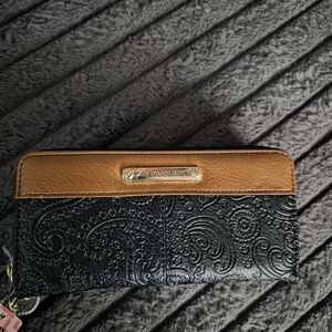 Stone Mountain Accessories Black Embossed Wallet
